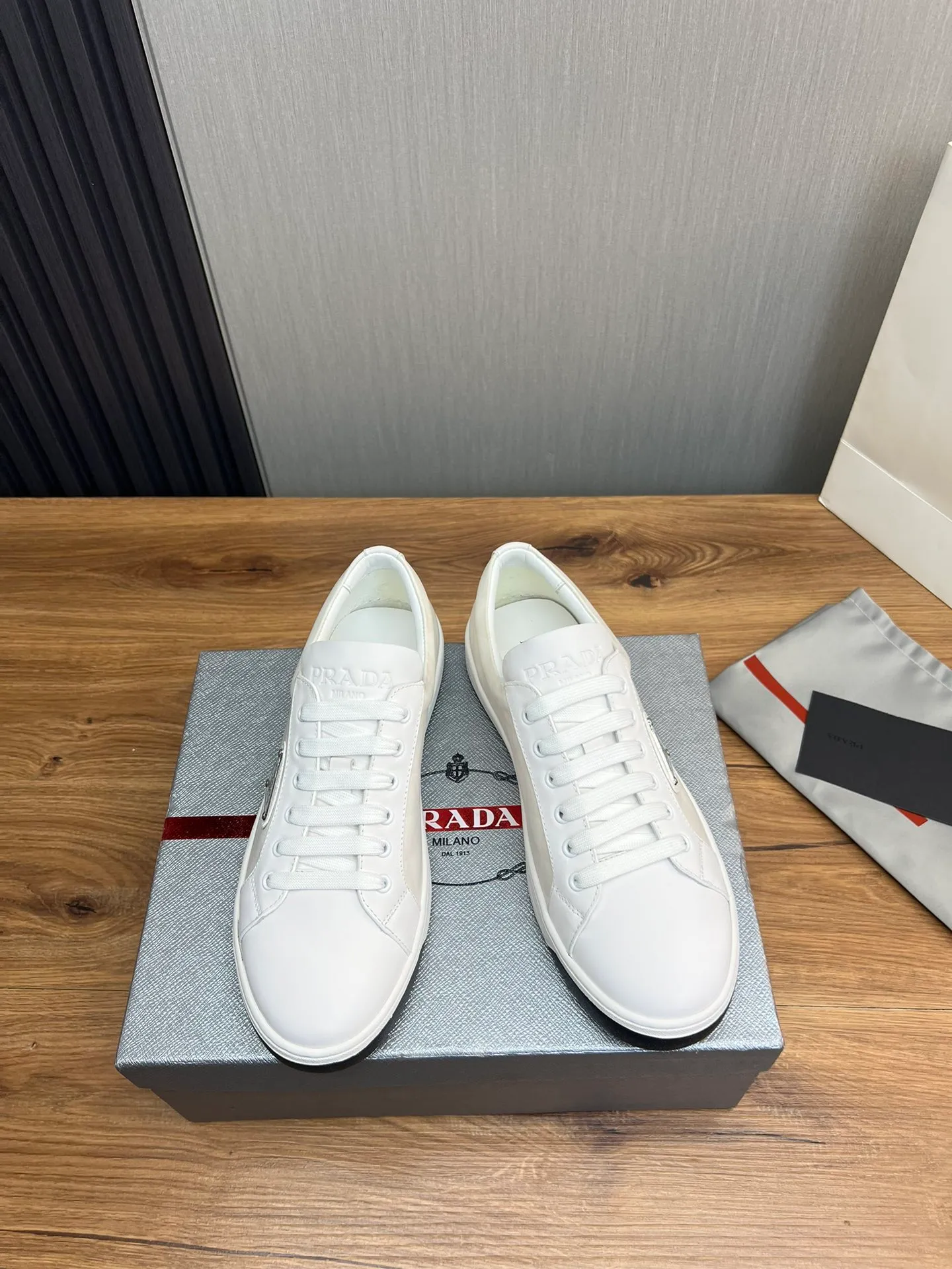 Men's shoes 💰500💰 [PRADA] Popular items in the men's shoe counter, synchronized with the official website, 1 high-quality shipment ✔️Original cowhide splicing + cowhide lining, 1🆚1 replica, original sole, 38-45 (45 customized, non-refundable)